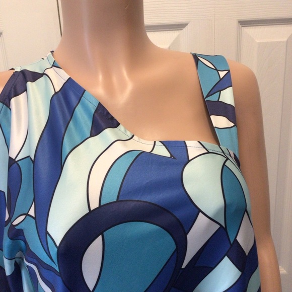 Kate & Mallory Womens Blue Geometric Print Cold Shoulder Tunic Blouse Size Med - Picture 3 of 8